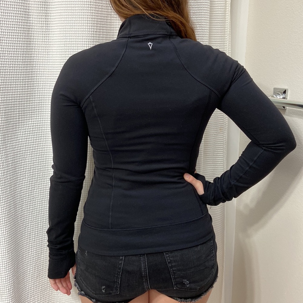 Girl’s ivivva by Lululemon black full zip athletic jacket. Size 14. - Picture 6 of 15